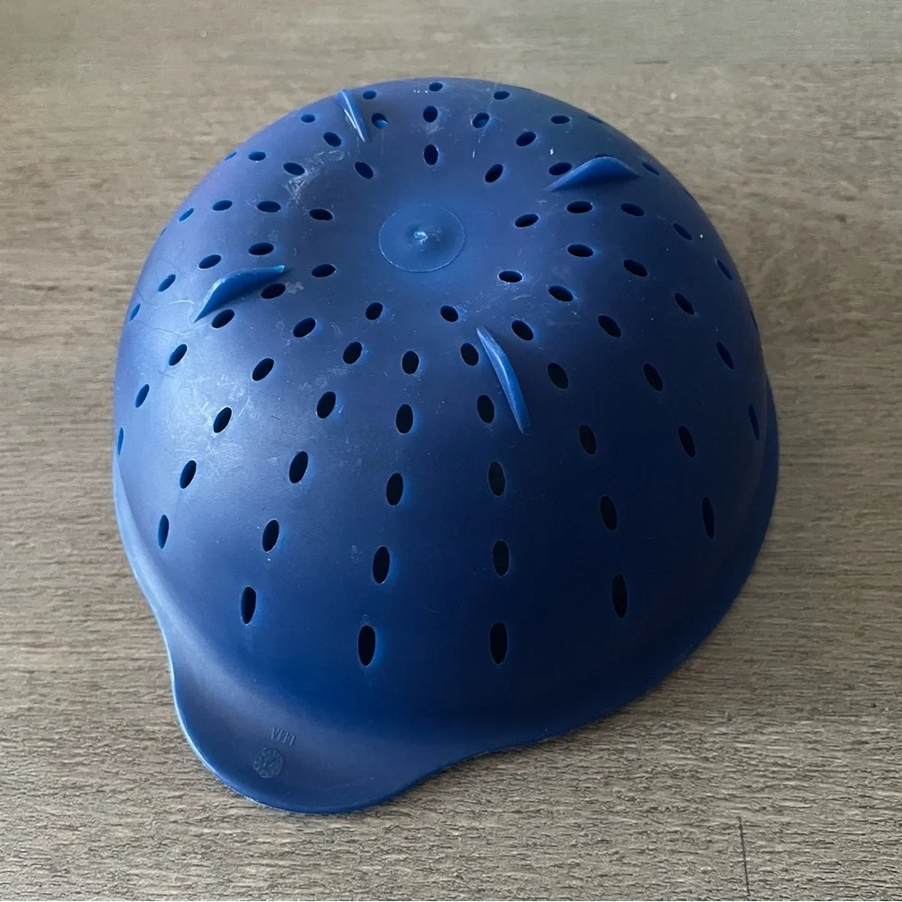 Small Plastic Kitchen Strainer - Picture 2 of 3